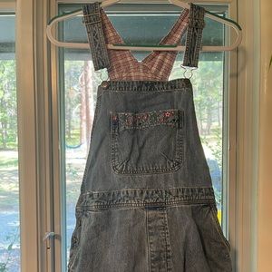 floral embroidered short overalls!